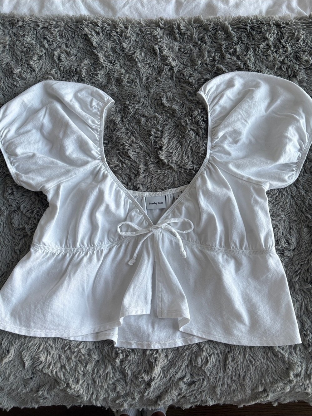 Aritzia Sunday Best White Puff-Sleeve Crop Top